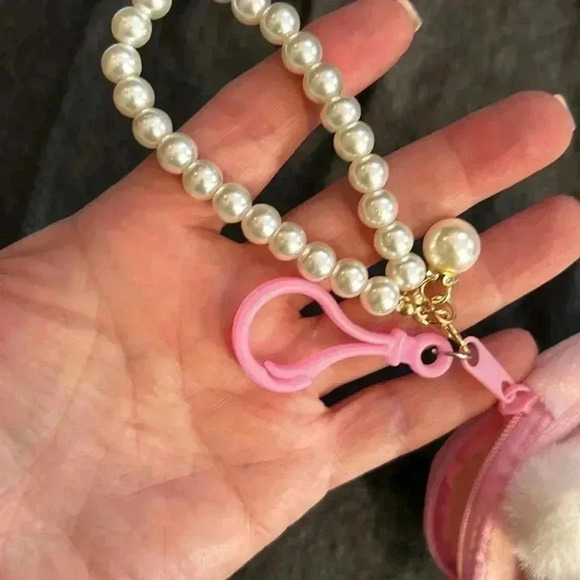 Hello Kitty and Cinnamon roll mini wallet with pearl bracelet. - Picture 4 of 6